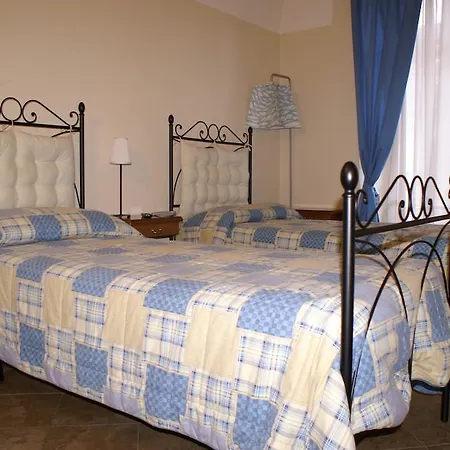 Porta Santa Maria Hotel Busca